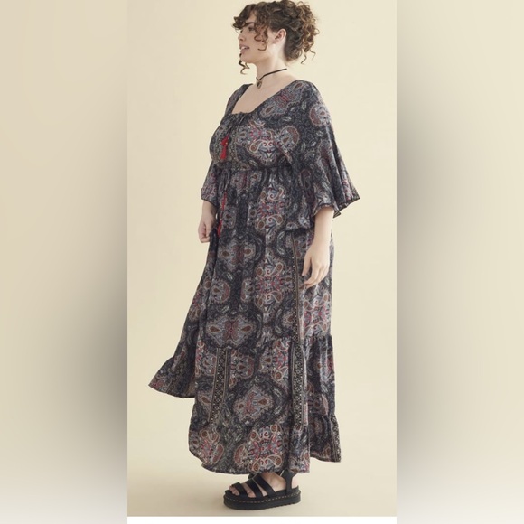 Size medium/ large - Grey Paisley Tie Front Maxi Dress from Earthbound - Picture 8 of 8